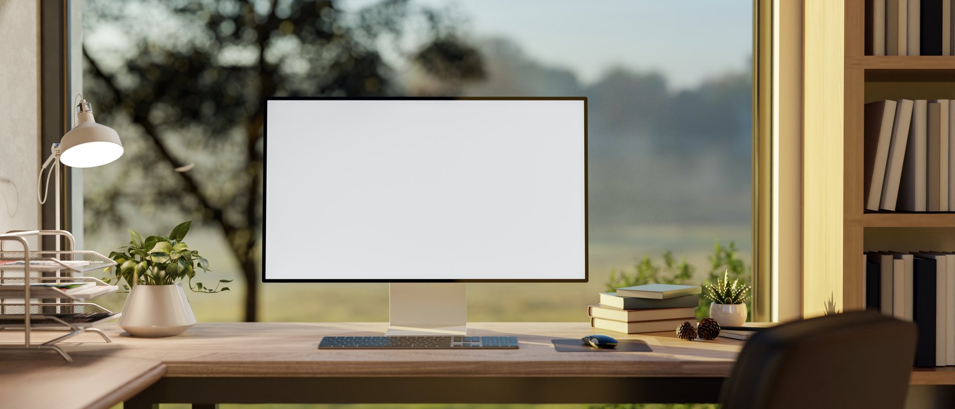 Laptop auf dem Schreibtisch, Website lädt im Bildschirm